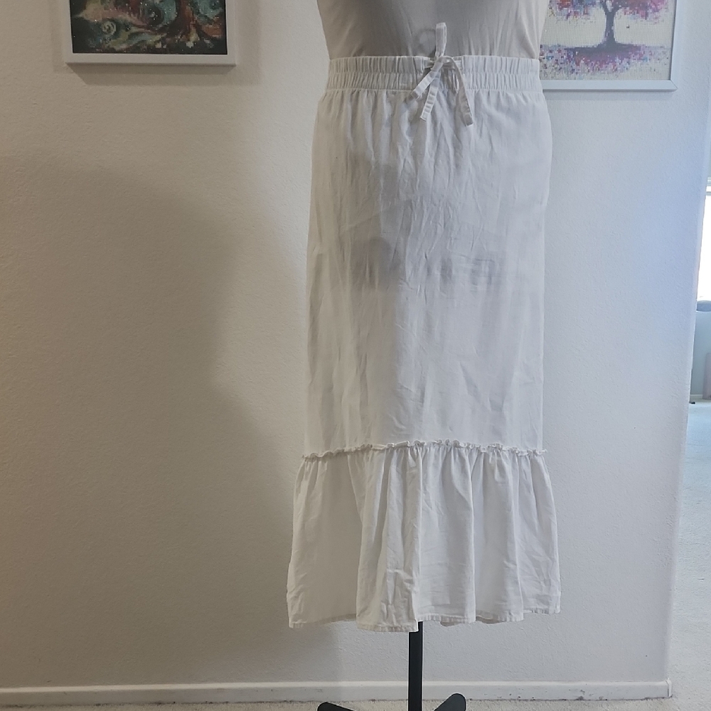 New Yprk & Company Linen Off White Ruffled High Low Skirt